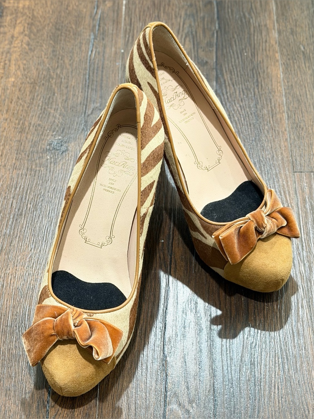 EUC Japanese Zebra-Print Heels Stilettos with Velvet Bow Womens 23 runs small